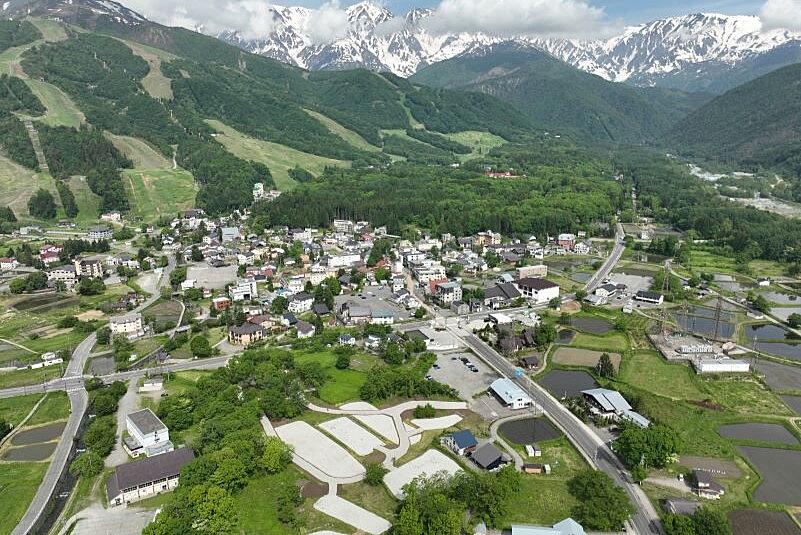 HAKUBA BASECAMP ONE（冬季休業中）